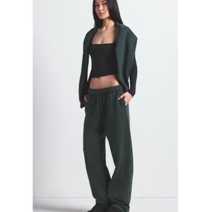 Skims Cotton Fleece Classic Straight Leg Sweatpants - NWT - M - Spruce